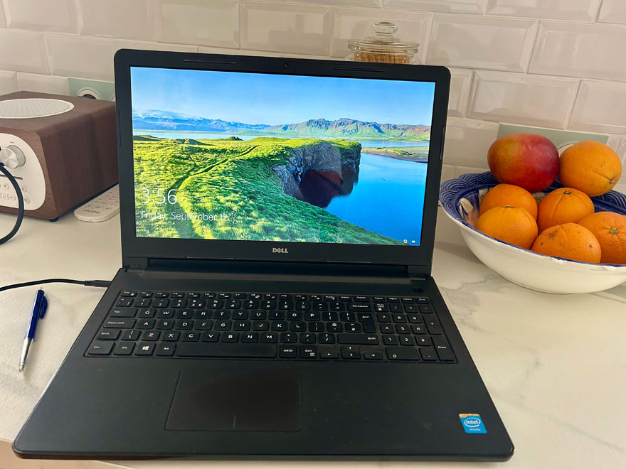 It works fine, but Windows 10 from 14th October is no longer supported